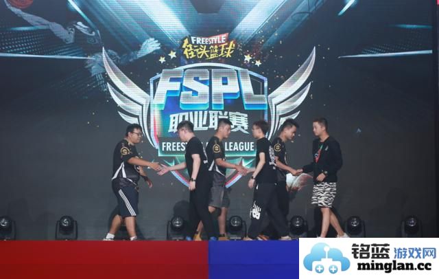 《街头篮球》FSPL第2周 EHOME全胜领跑 赛场风云再起