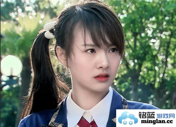 英雄联盟手游中的楚雨荨到底是怎样一个角色？她的背景和故事引人注目